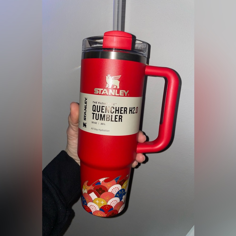 *LIMITED* ♥️STANLEY LUNAR ☕️new year 30 oz, color red dragon!!!♥️🐲🐉
